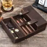 Humidor portabil pnetru trabucuri din pilele naturală