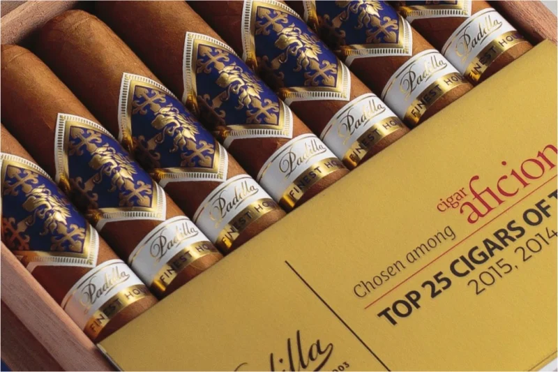 Trabucuri Padilla Finest Hour Connecticut Toro (20)