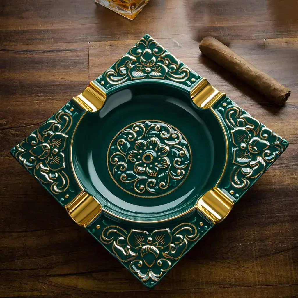 Scrumieră ceramică premium cu 4 suporturi pentru trabucuri