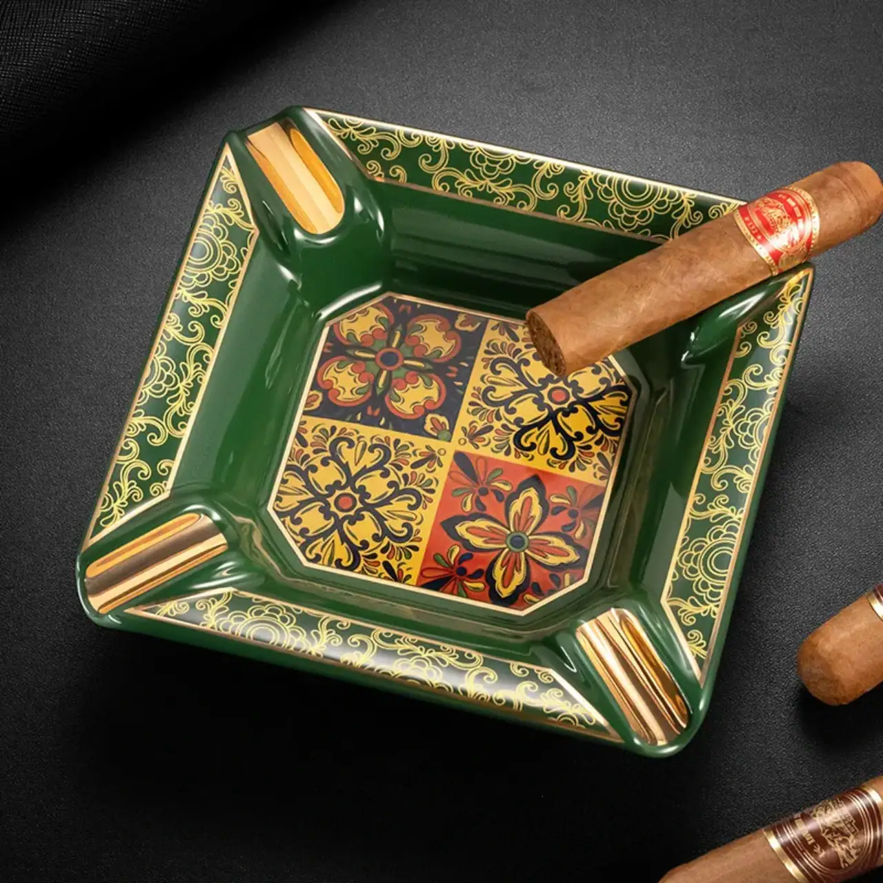 scrumieră ceramică verde smarald pentru fumători