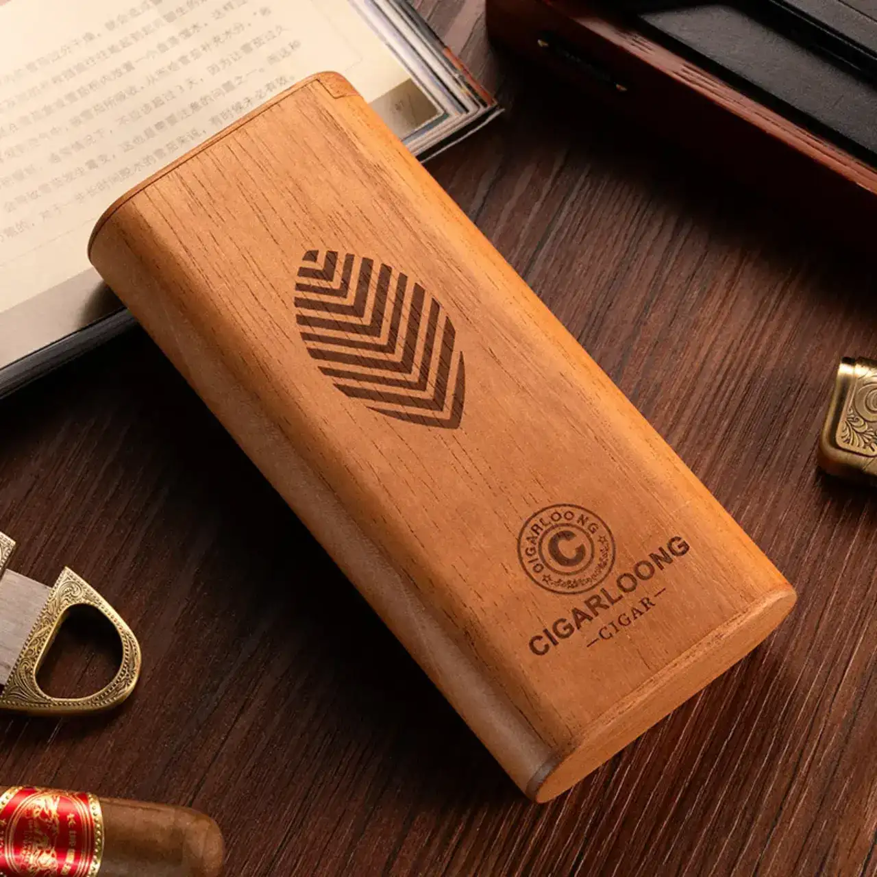 Etui pentru trabucuri din cedru spaniol cu capac magnetic elegant