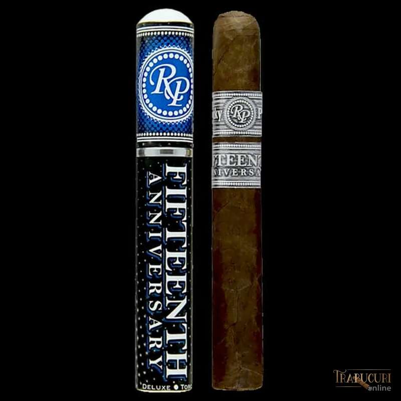 Detaliu tub elegant de aluminiu negru cu accente argintii - Rocky Patel 15th Anniversary