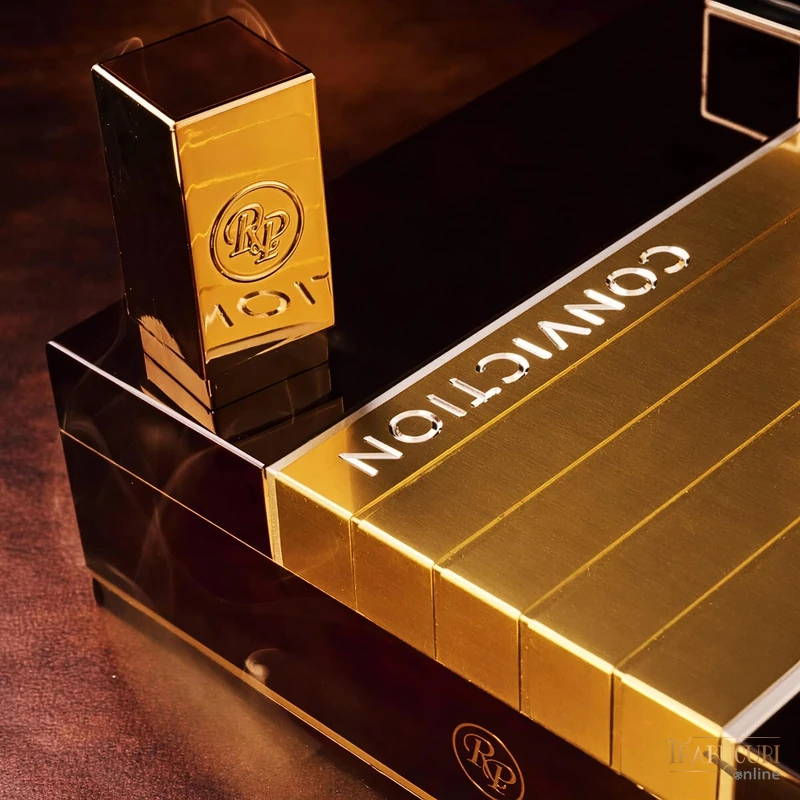 Detaliu ambalaj elegant coffin aurit Rocky Patel Conviction Toro