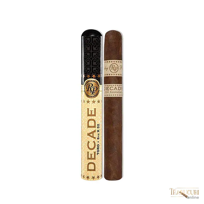 Trabuc Rocky Patel Decade Deluxe Toro Tubo la bucată - tub și trabuc individual pe fundal alb