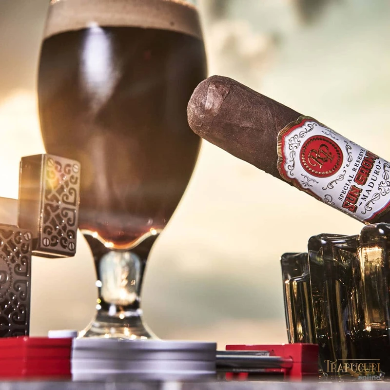 Detaliu wrapper și inel Rocky Patel Sun Grown Maduro