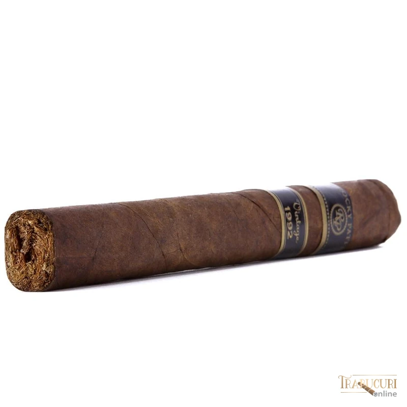 Detaliu cap și ardere Rocky Patel Vintage 1992 Toro