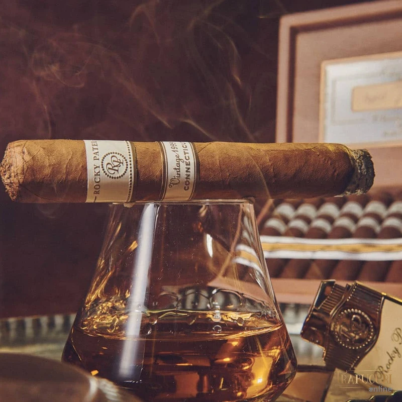Degustare Rocky Patel Vintage 1999 Petite Corona cu whisky